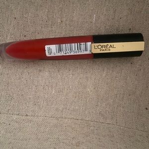 L’Oréal Paris red lipstick 💄